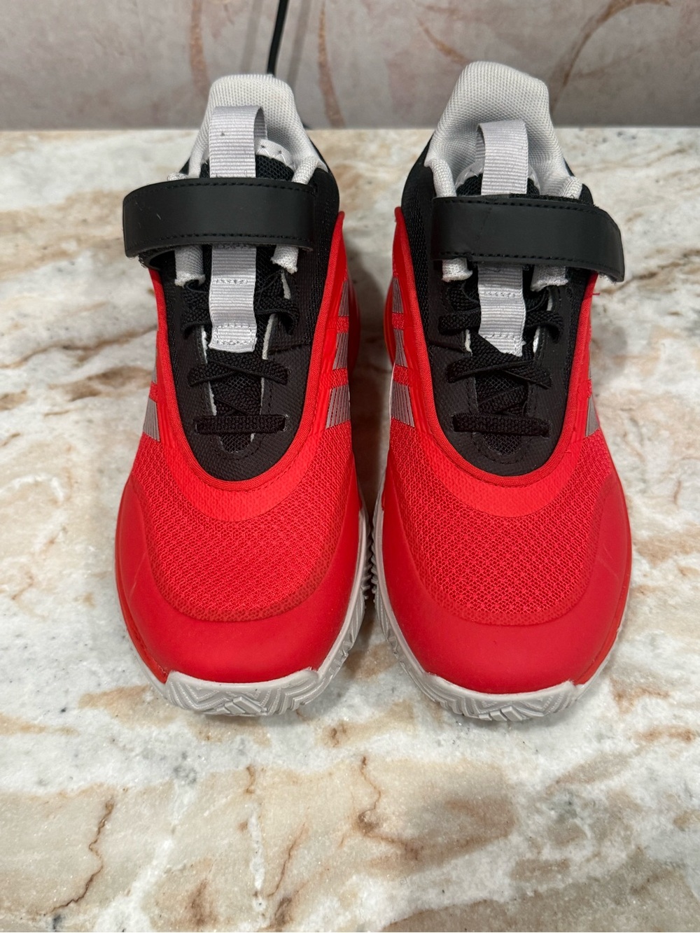 adidas Youth Boys' Own The Game 3.0 K Basketball Sneaker